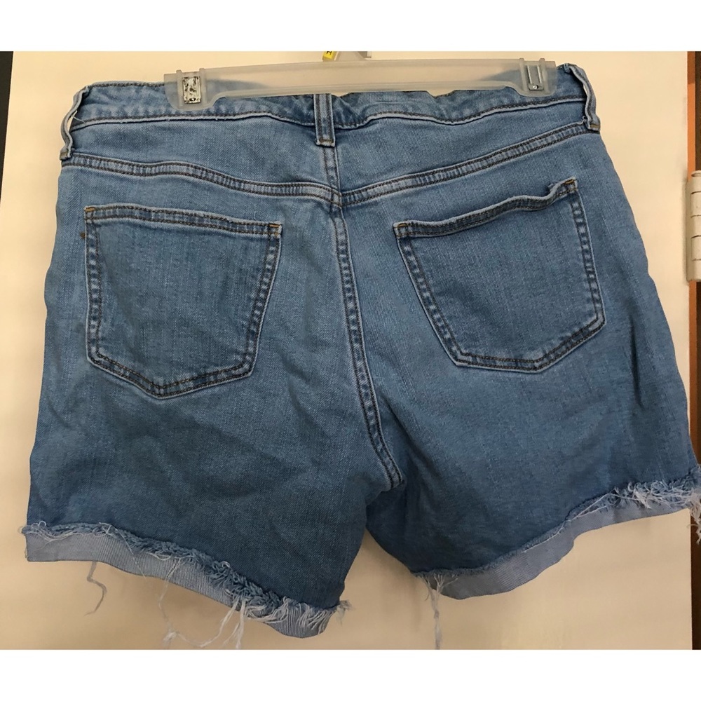Universal Thread shorts - Picture 2 of 3